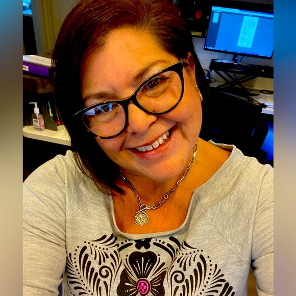 Meet your Posher, Rachel - Picture 1 of 1